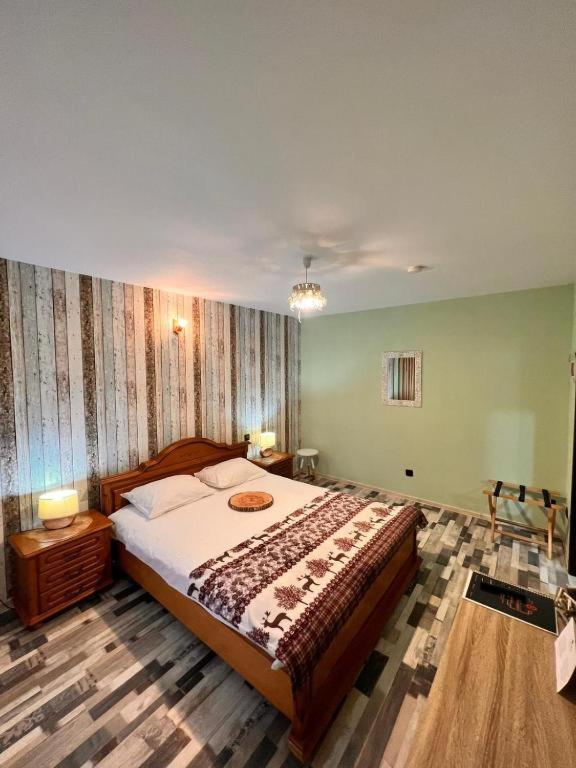 Vila Alsace Podu' Cu Lanturi Hotel Bacau Bagian luar foto